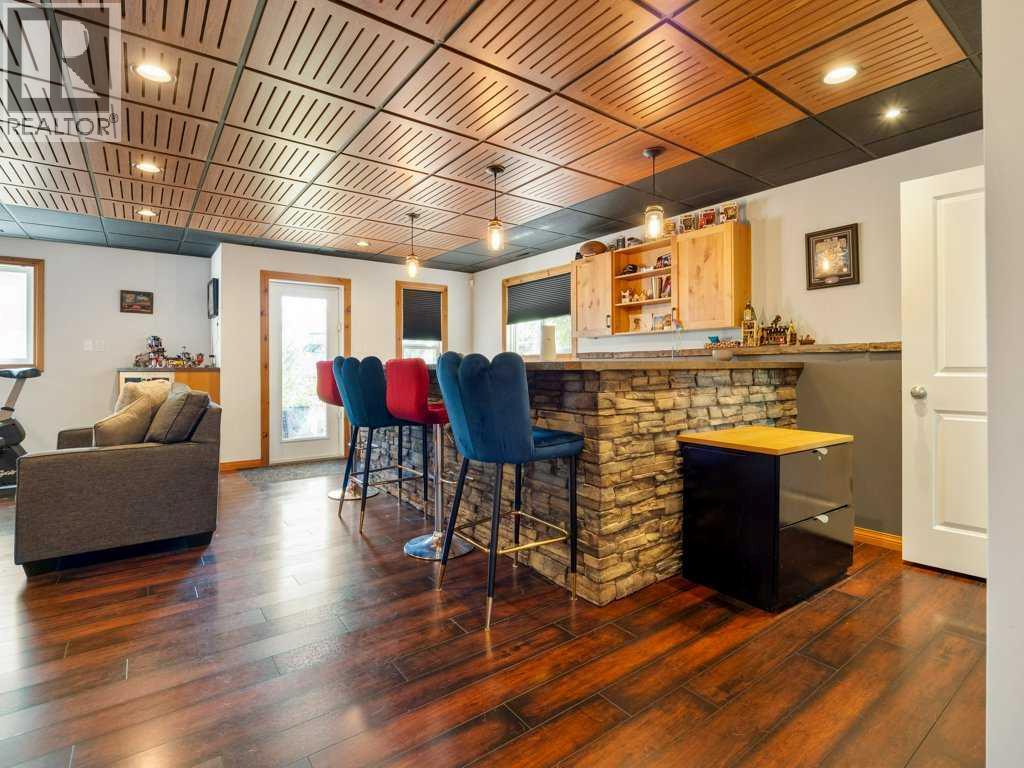 202 Mt Sundance Crescent W - 32