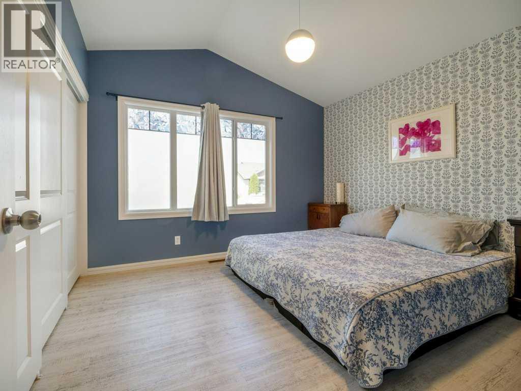 202 Mt Sundance Crescent W - 6