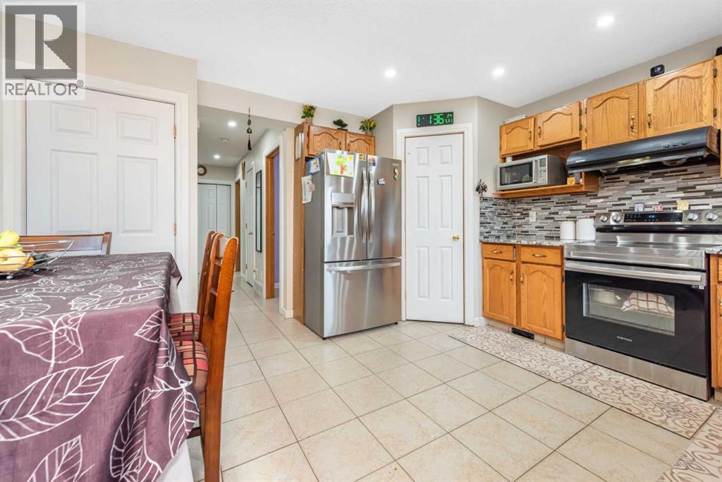 7820 Laguna Way NE - 9