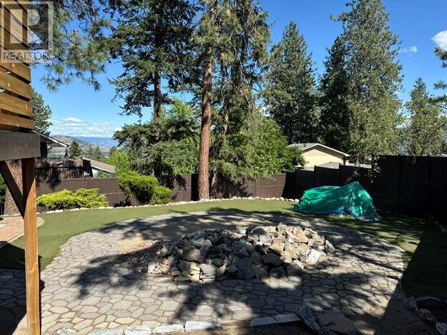  3037 Country Hills Lane, West Kelowna