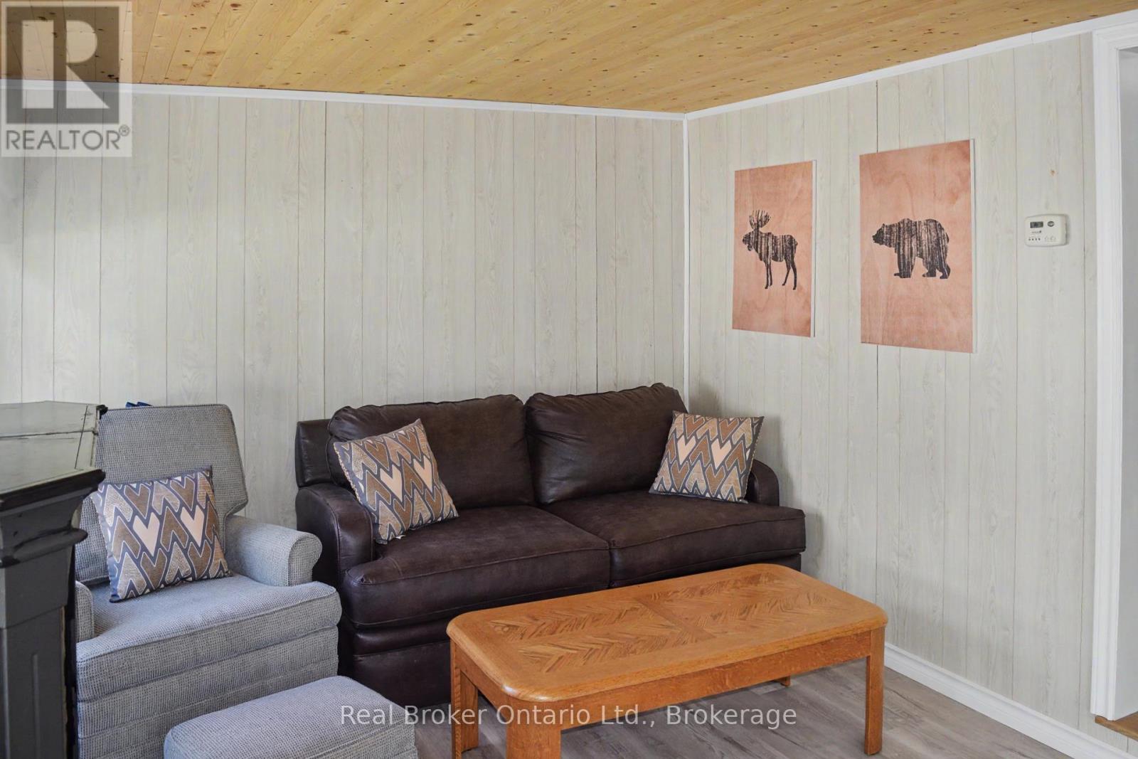 13 SOUTHLINE AVENUE - 12
