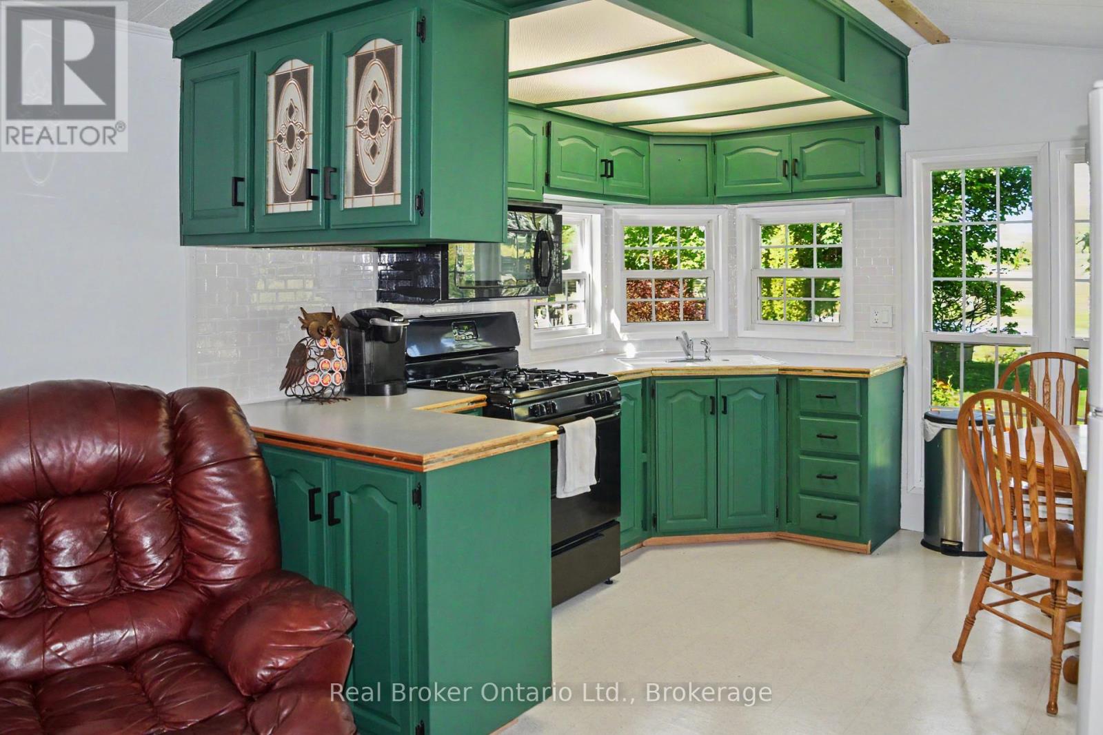 13 SOUTHLINE AVENUE - 16
