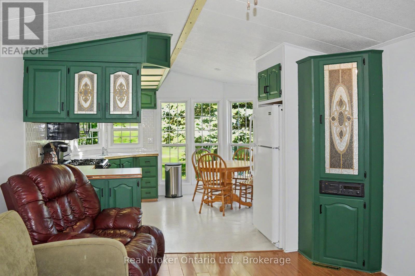 13 SOUTHLINE AVENUE - 23