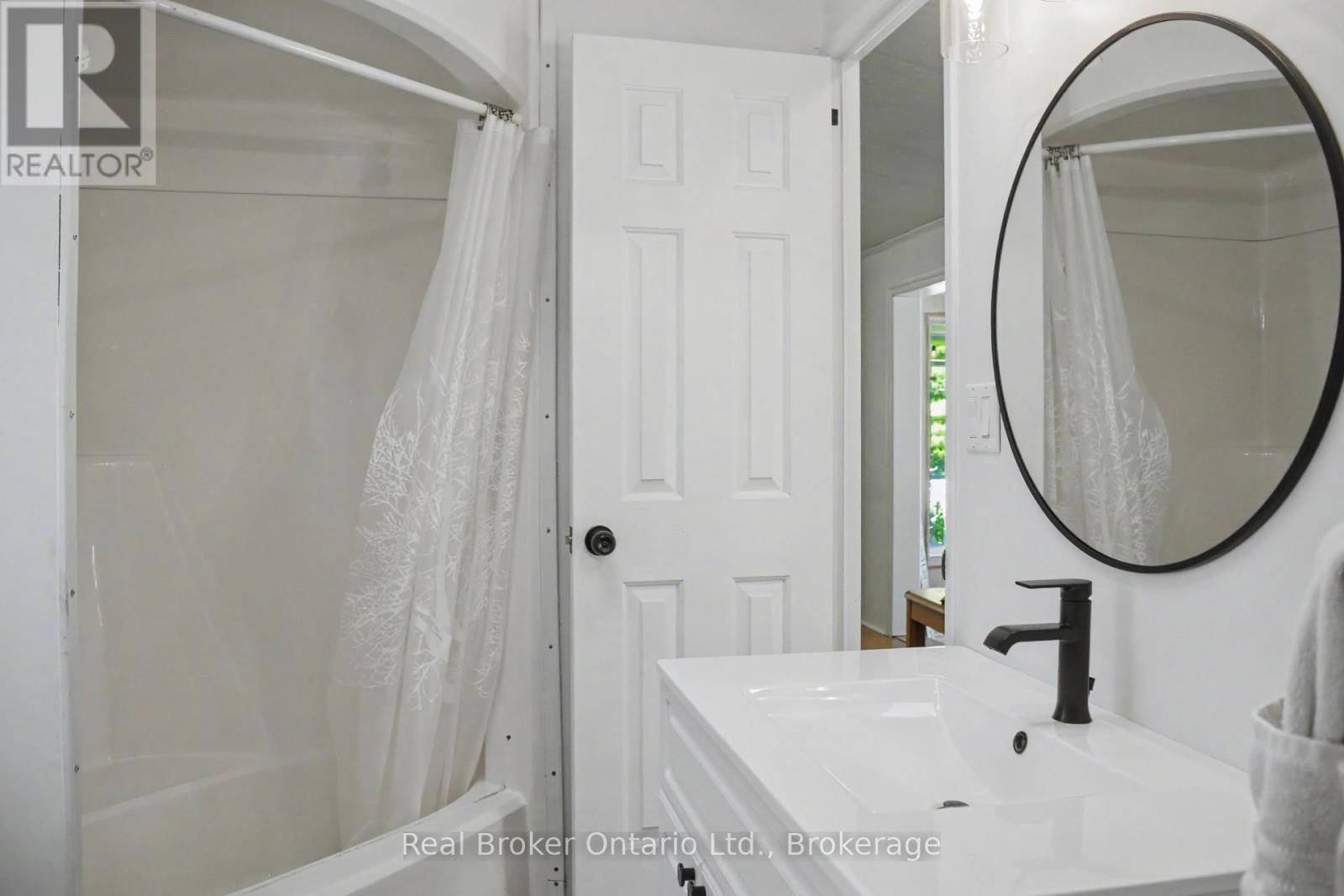 13 SOUTHLINE AVENUE - 27