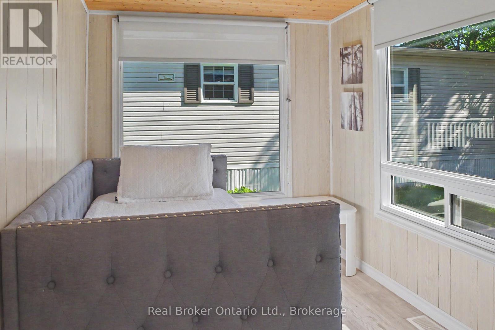 13 SOUTHLINE AVENUE - 31