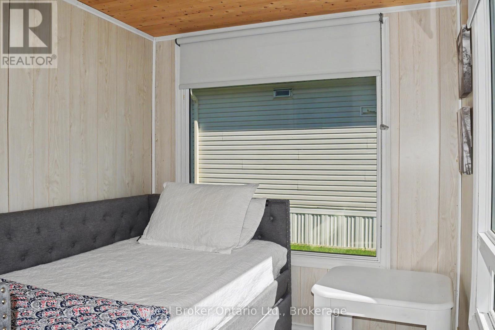 13 SOUTHLINE AVENUE - 32