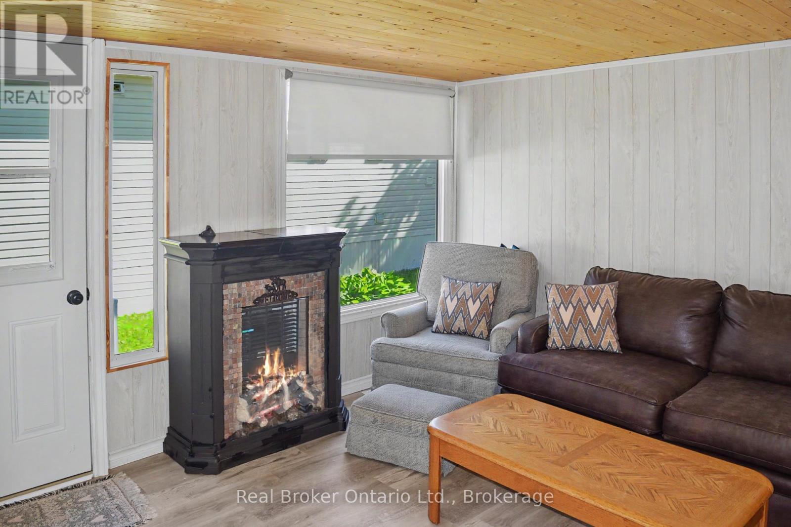 13 SOUTHLINE AVENUE - 36