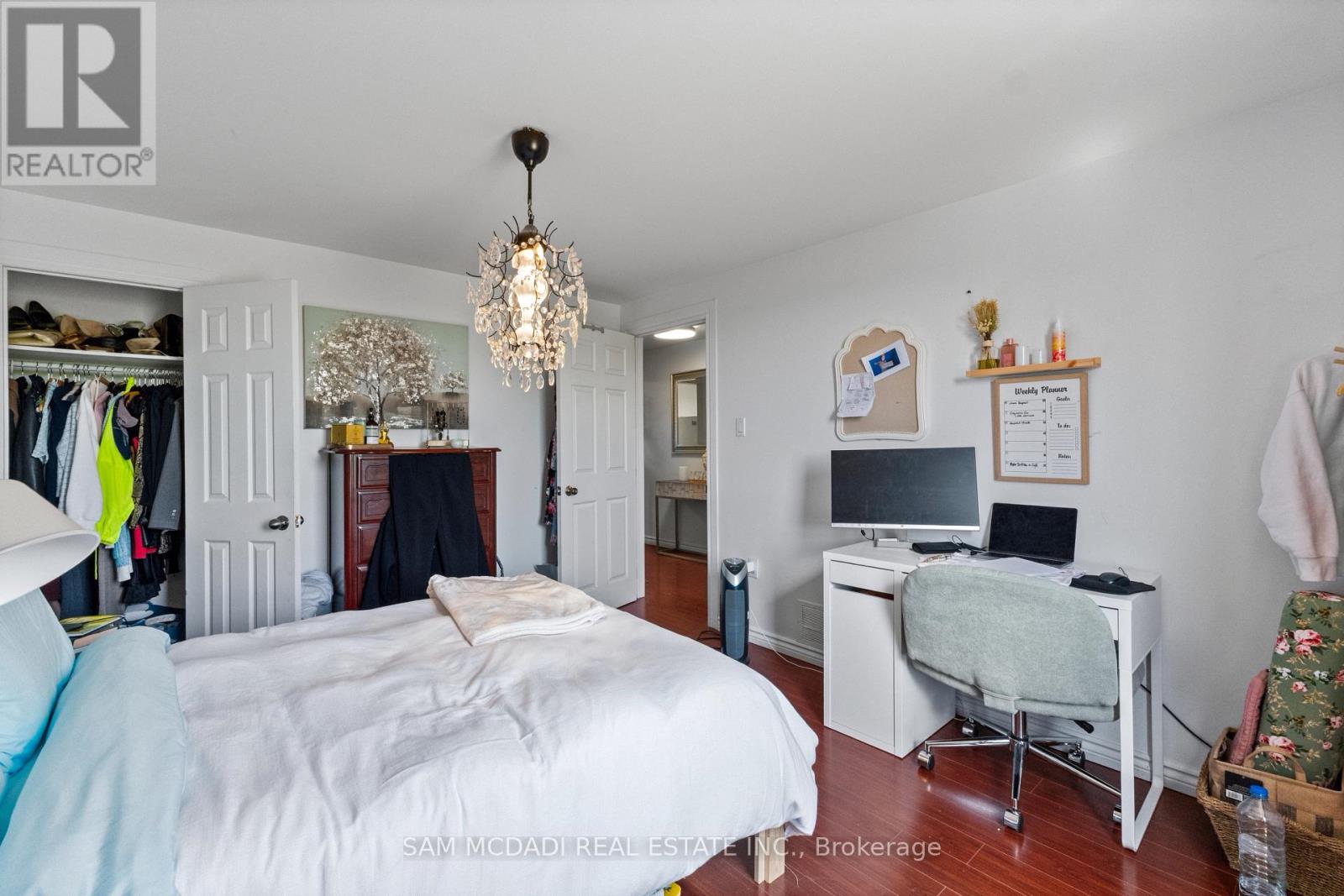 19 TOFFEE COURT - 12