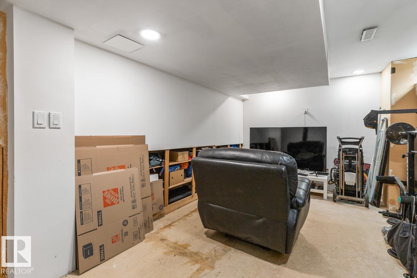 15731 121 ST NW - 26