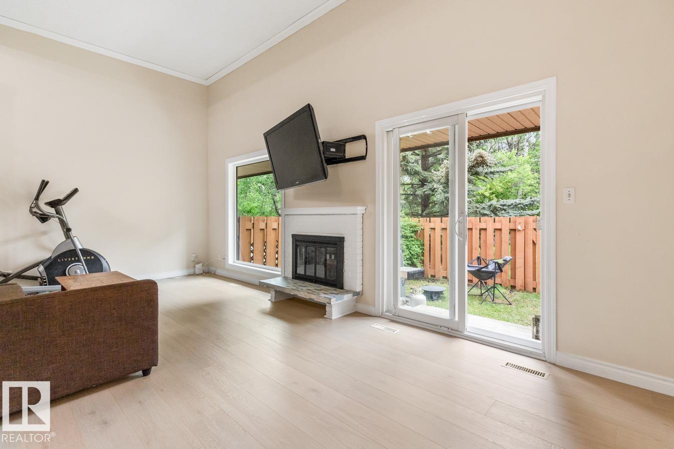 15731 121 ST NW - 4
