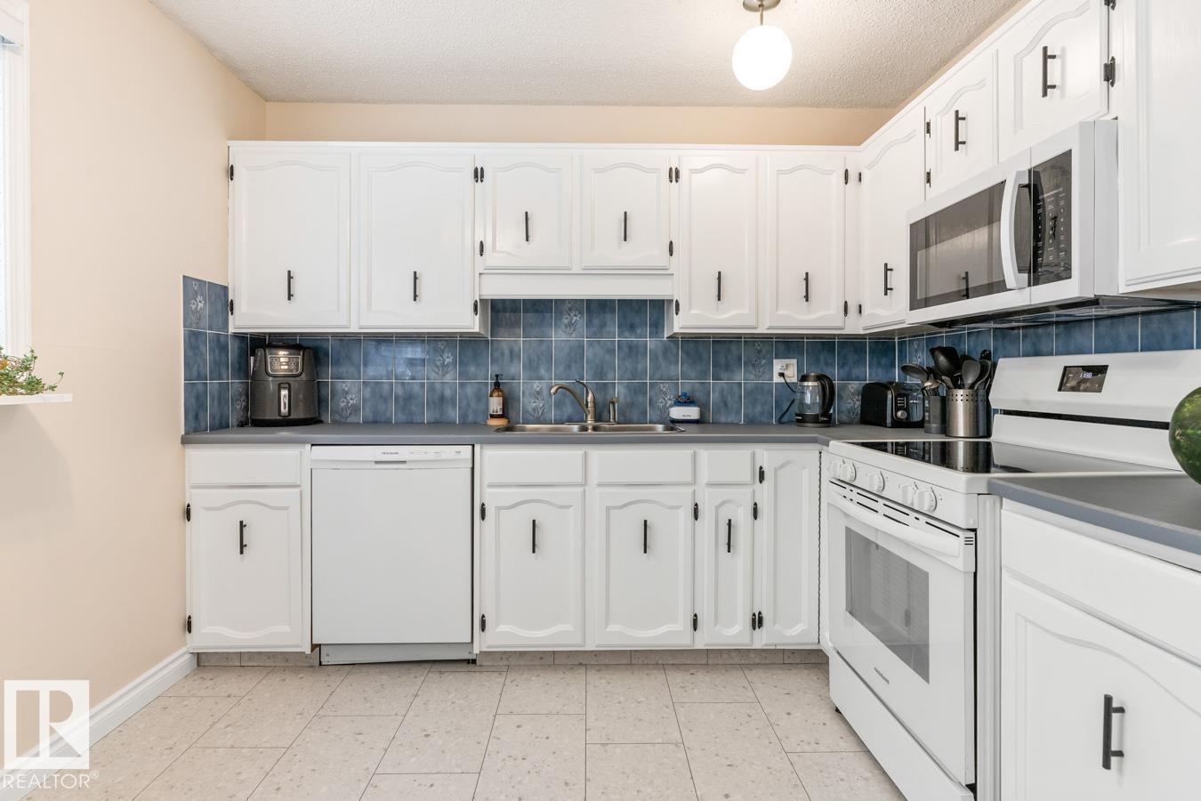 15731 121 ST NW - 9
