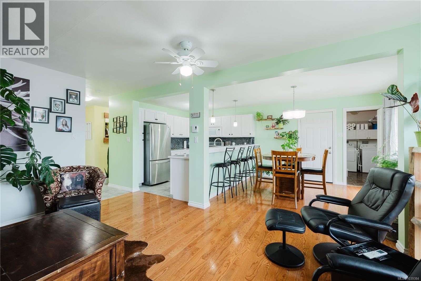 1567 Pauline St - 11