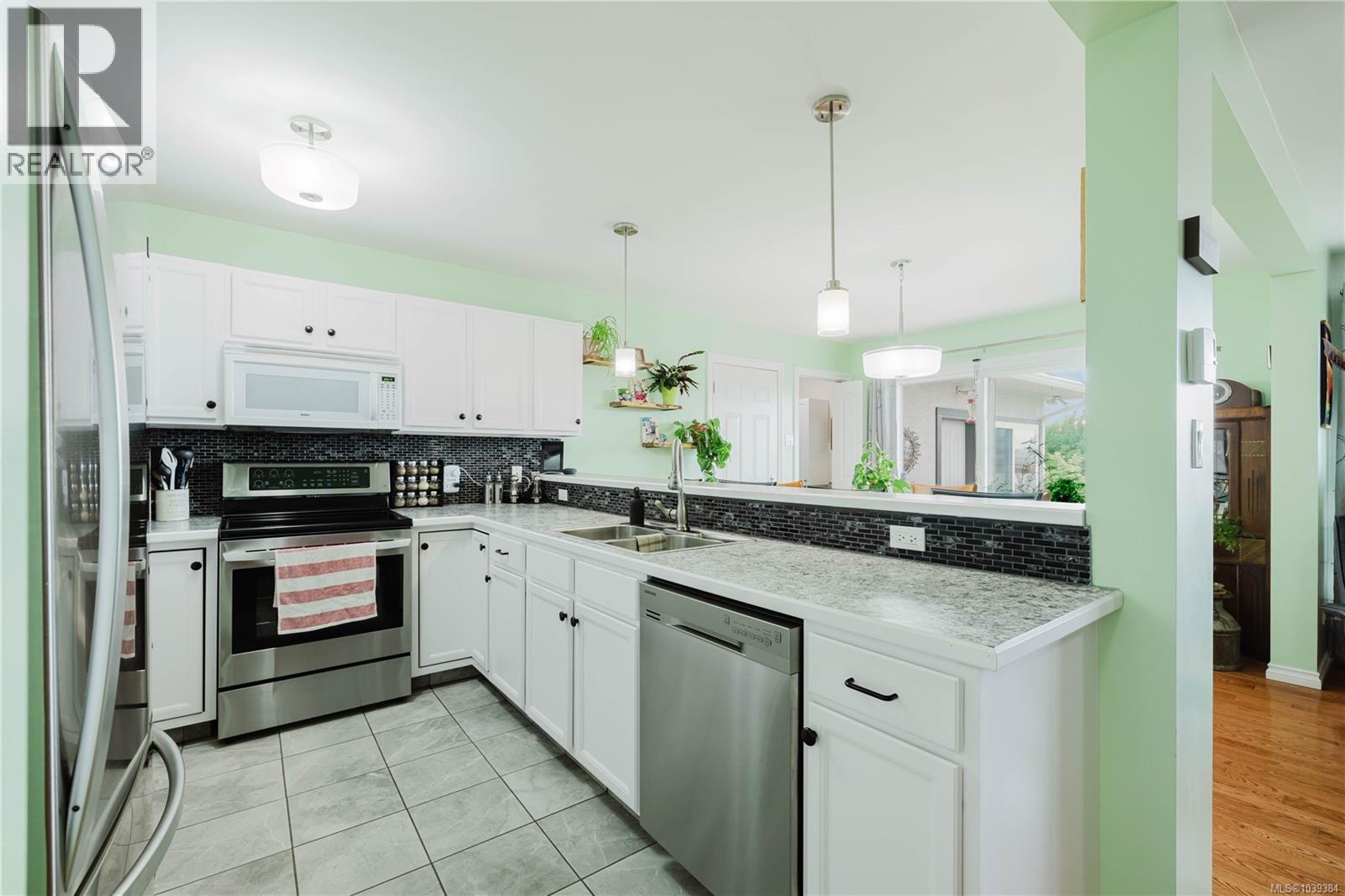 1567 Pauline St - 14