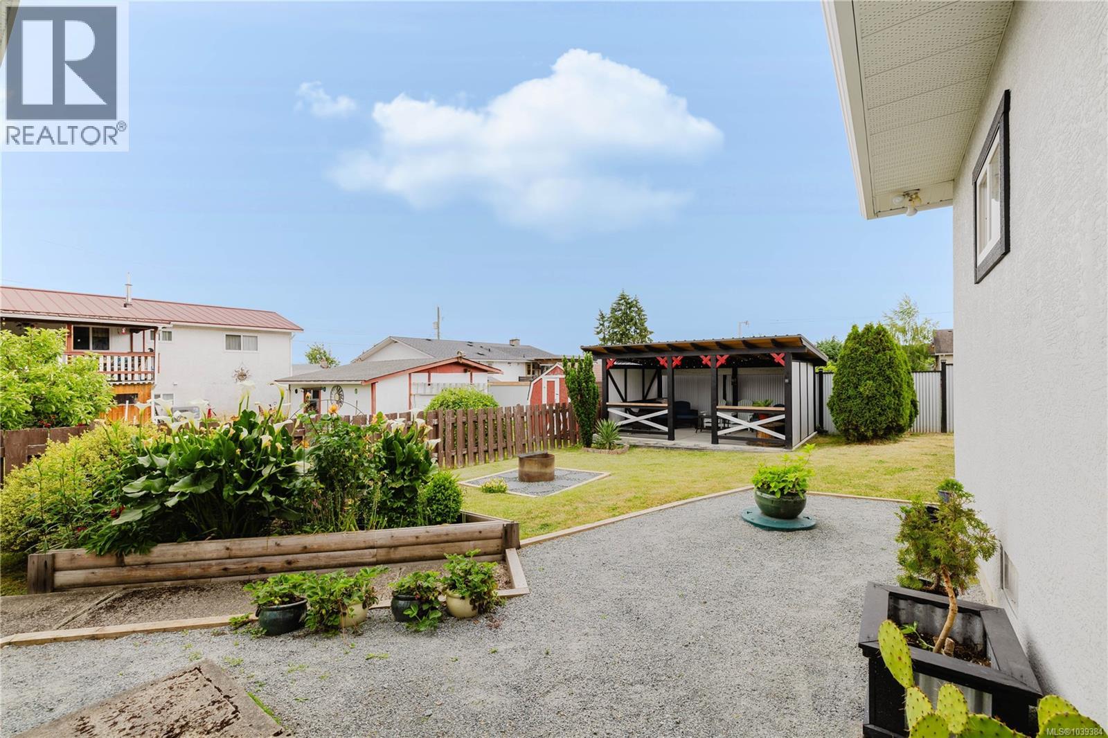 1567 Pauline St - 33