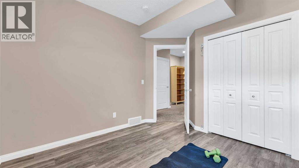 187 Cranford Close SE - 34