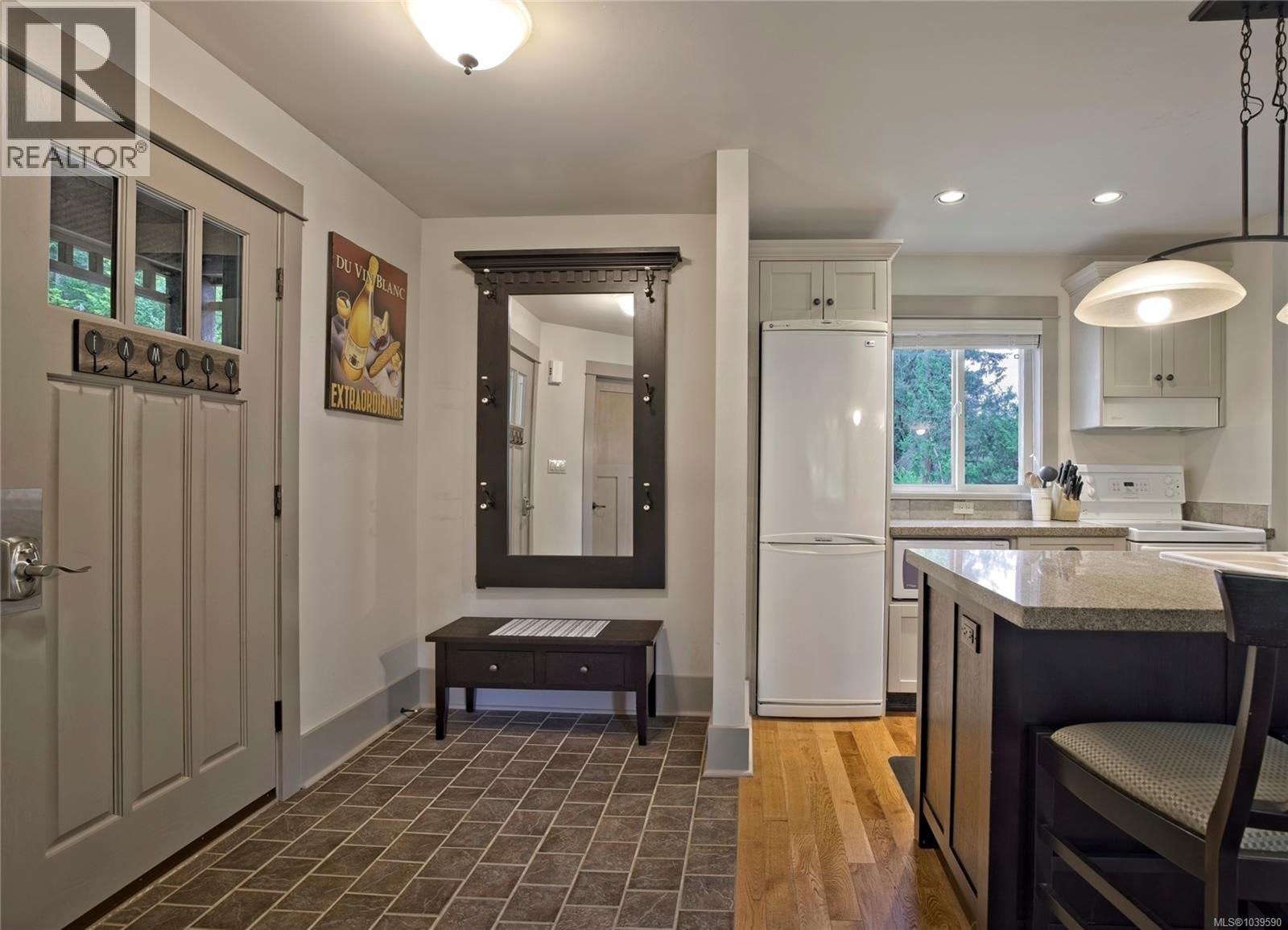 #48 315 Robinson Rd - 11