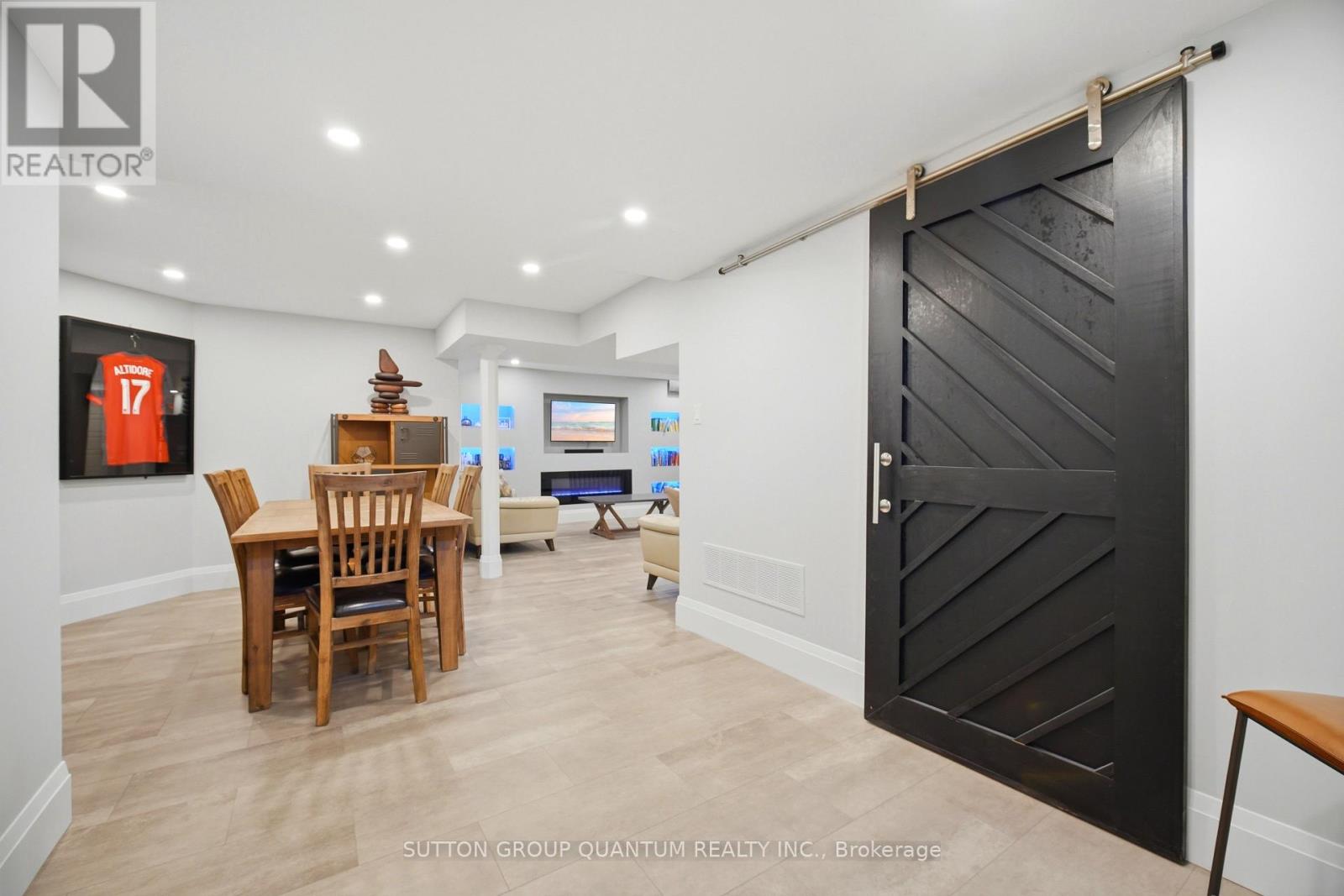 490 GROVEHILL ROAD - 36
