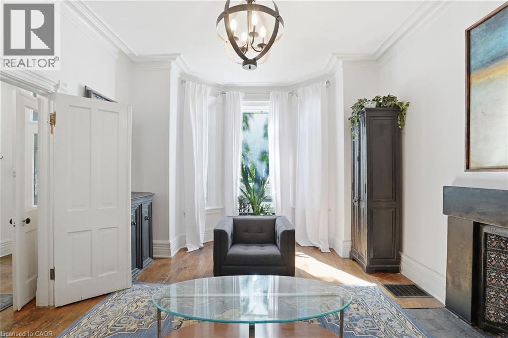 101 VICTORIA Avenue S - 9