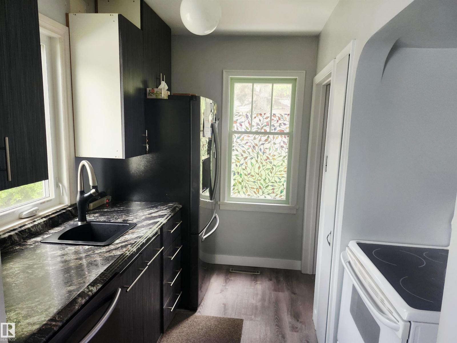 11303 60 ST NW - 8