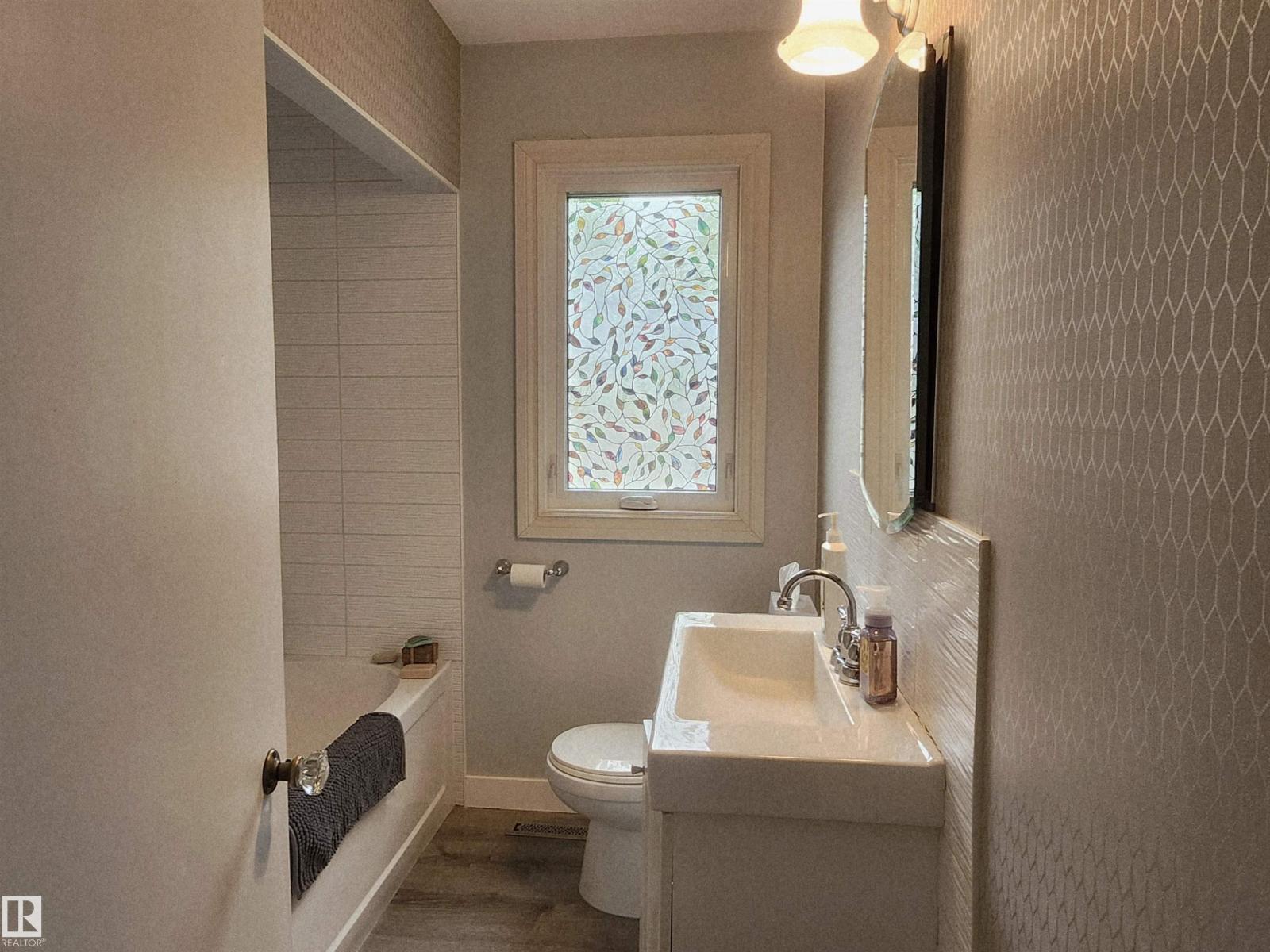 11303 60 ST NW - 11