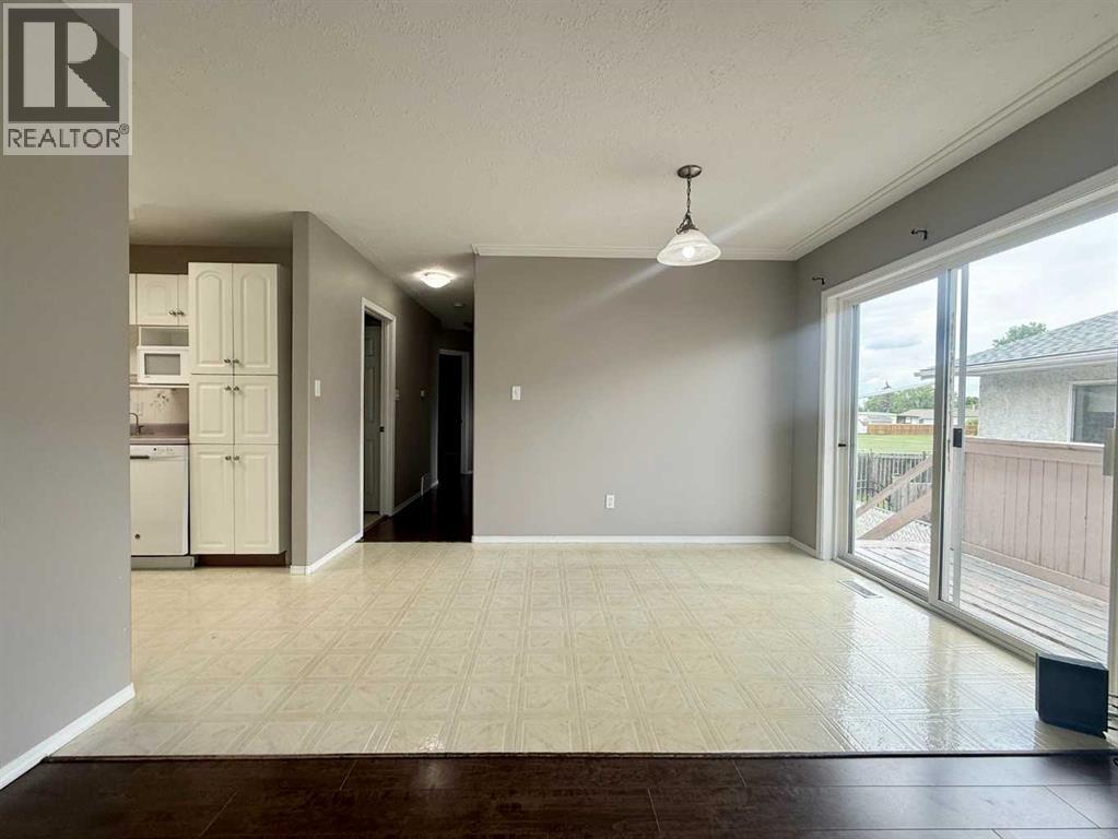 528 16 Street — photo 7