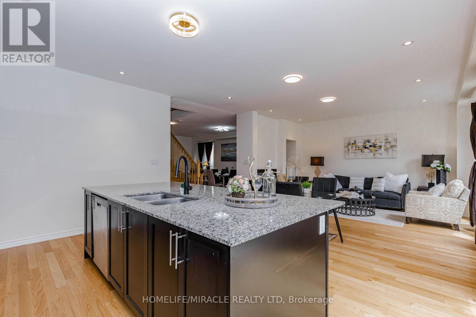 2143 HALLANDALE STREET - 19