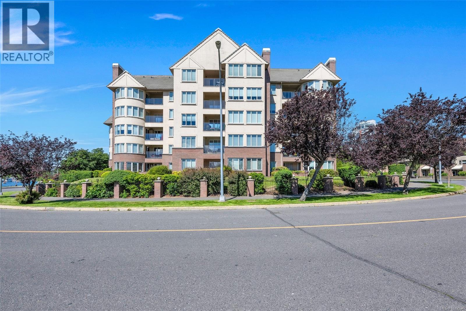 #204 50 Songhees Rd - 43