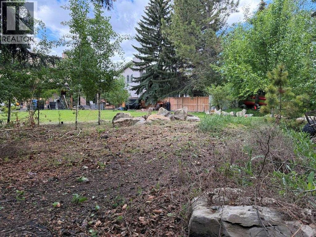 1711, 1715 92 Avenue SW — photo 16