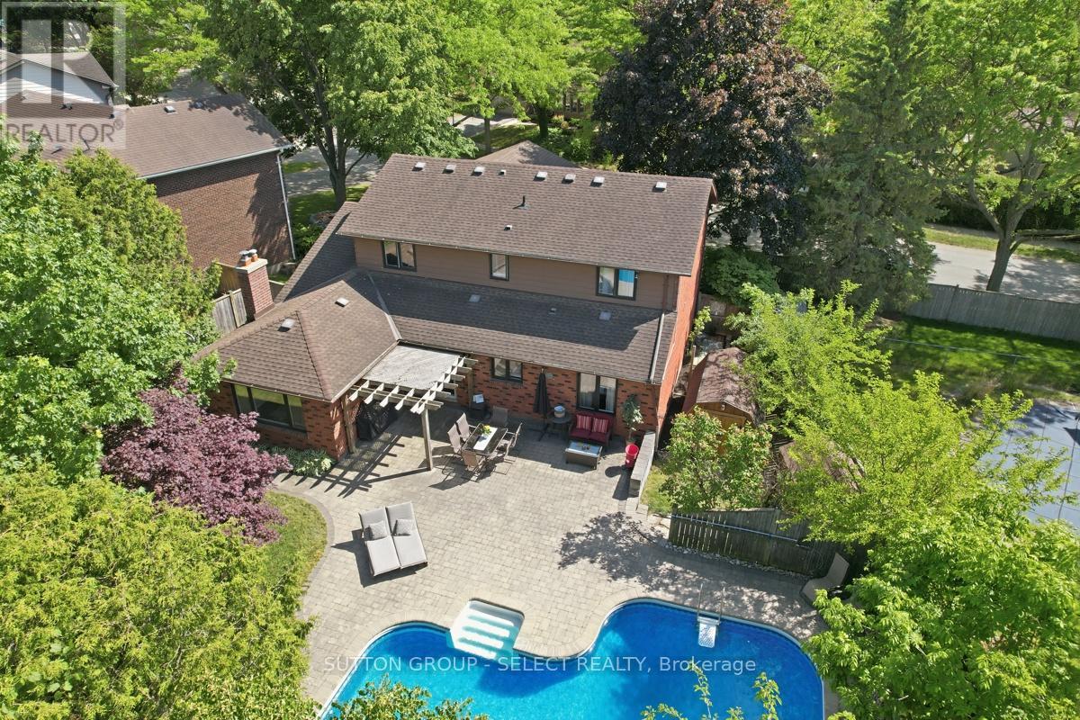8 SOMERSET CRESCENT - 46