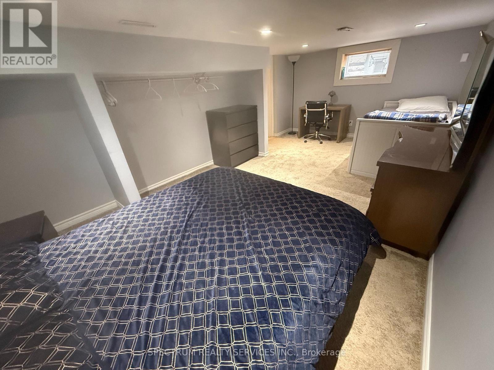 Large Master with den and extra bed