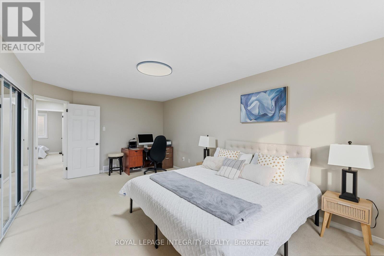 89 BURLINGTON CRESCENT - 18