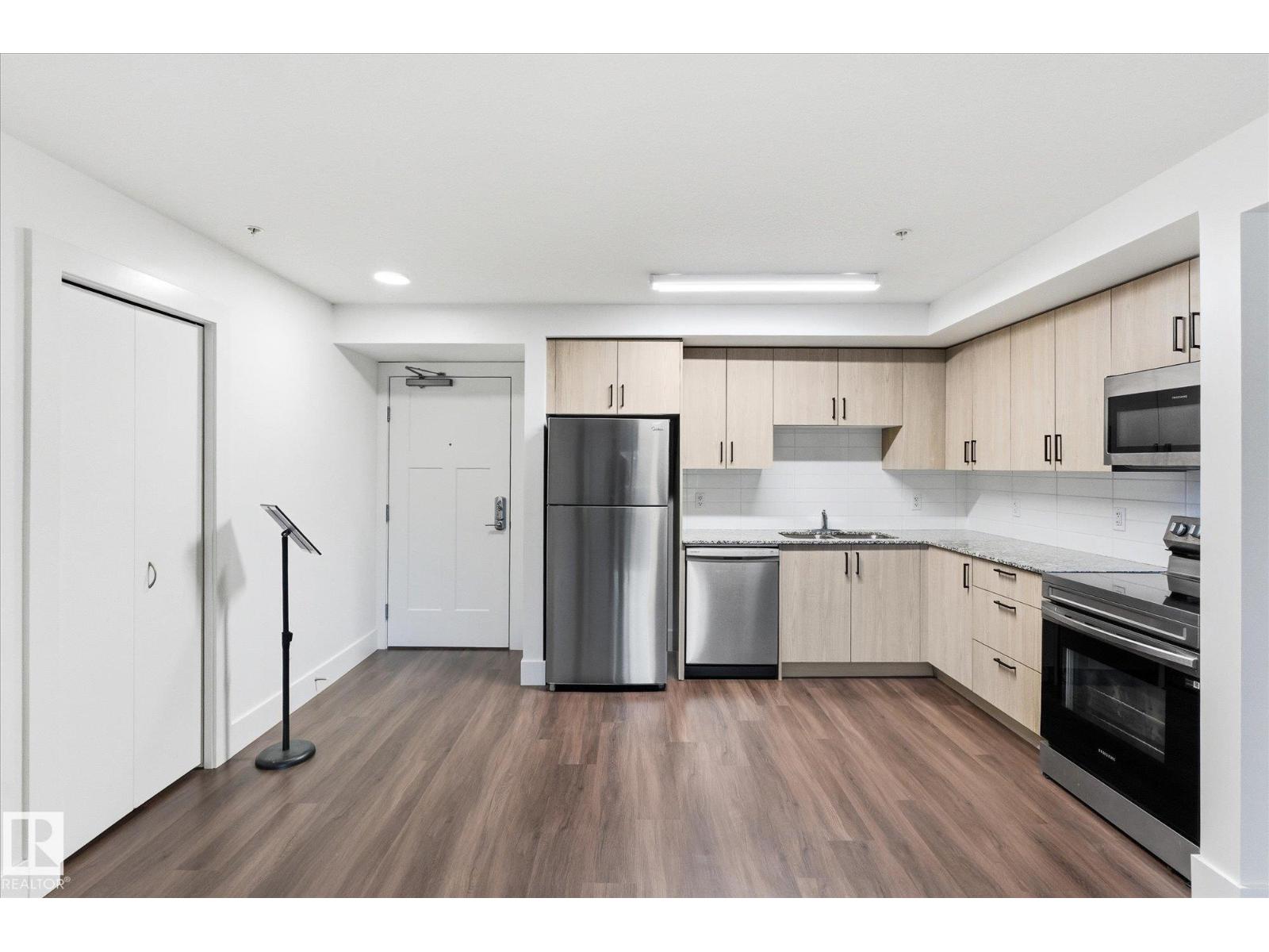 #302 9504 182 ST NW - 11
