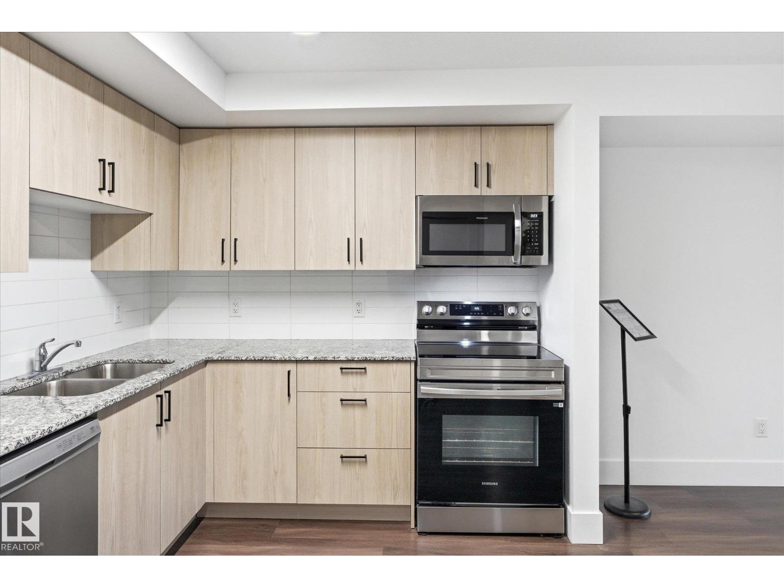 #302 9504 182 ST NW - 15