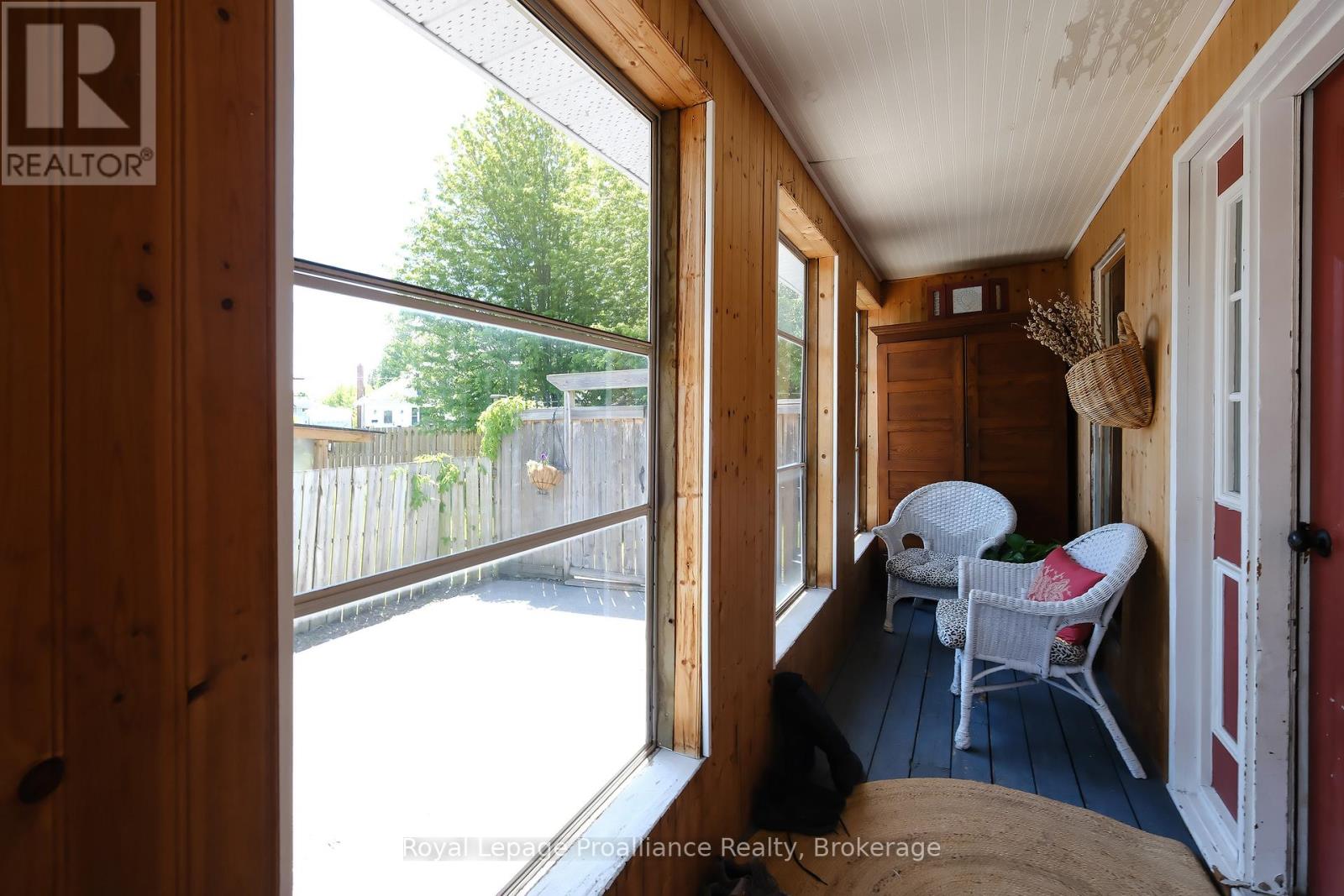 44 PONTON STREET - 5