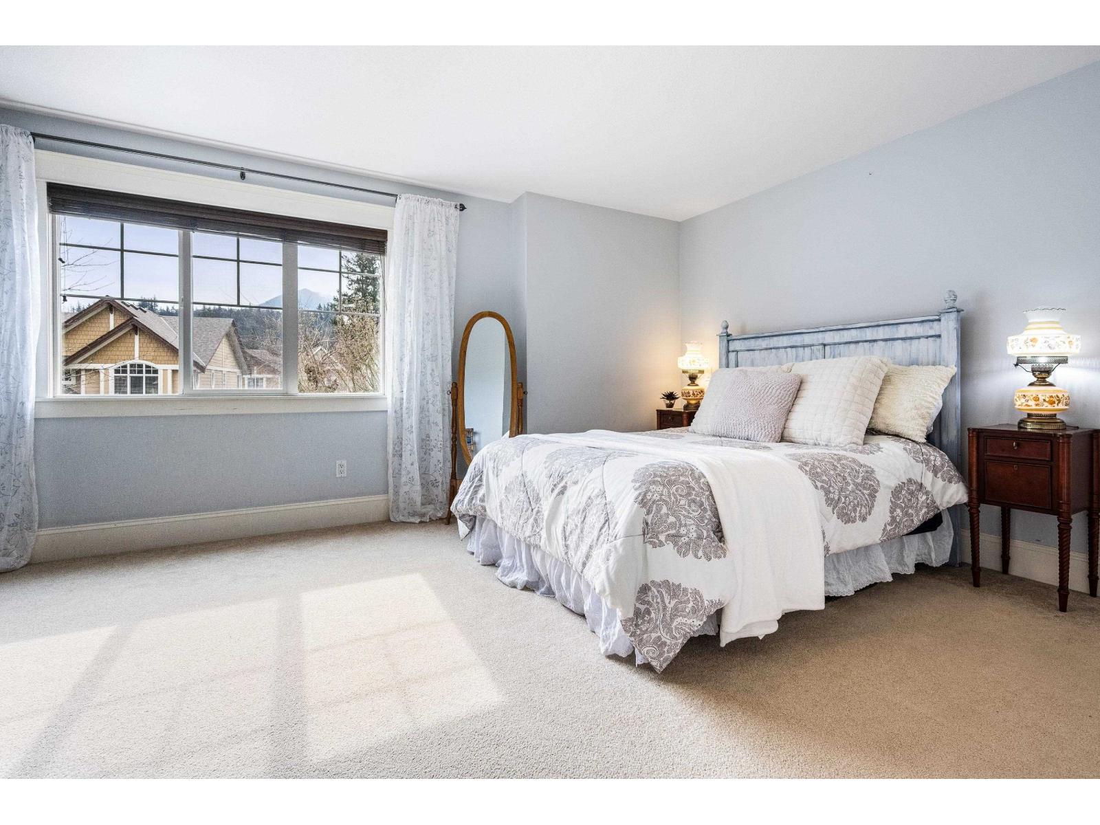5853 GARRISON BOULEVARD, Garrison Crossing, Chilliwack