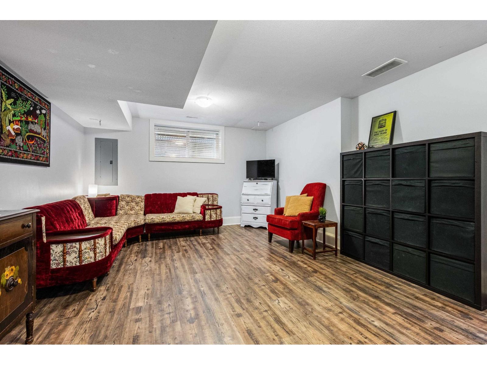 5853 GARRISON BOULEVARD, Garrison Crossing, Chilliwack