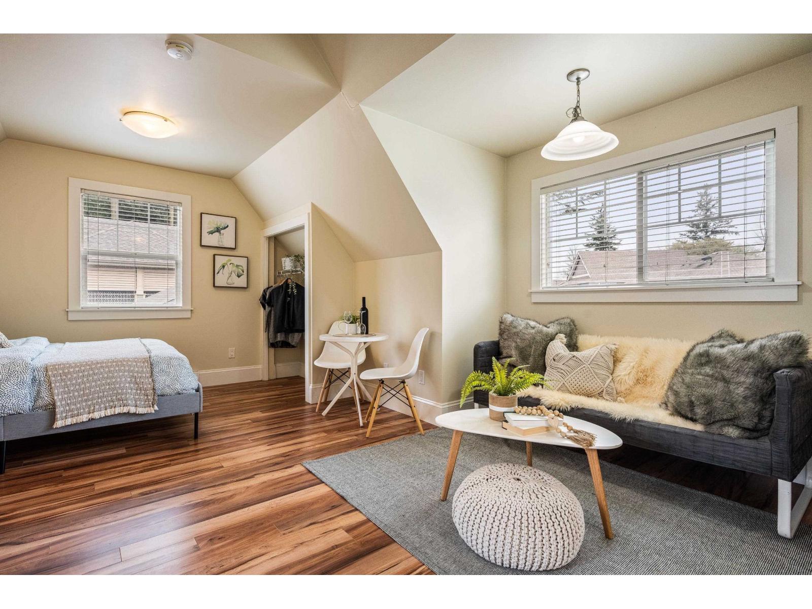 5853 GARRISON BOULEVARD, Garrison Crossing, Chilliwack