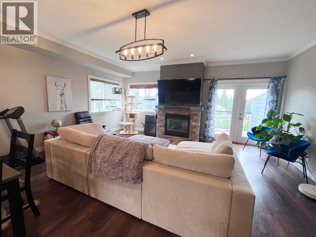 6, 214 McArdell Drive — photo 9