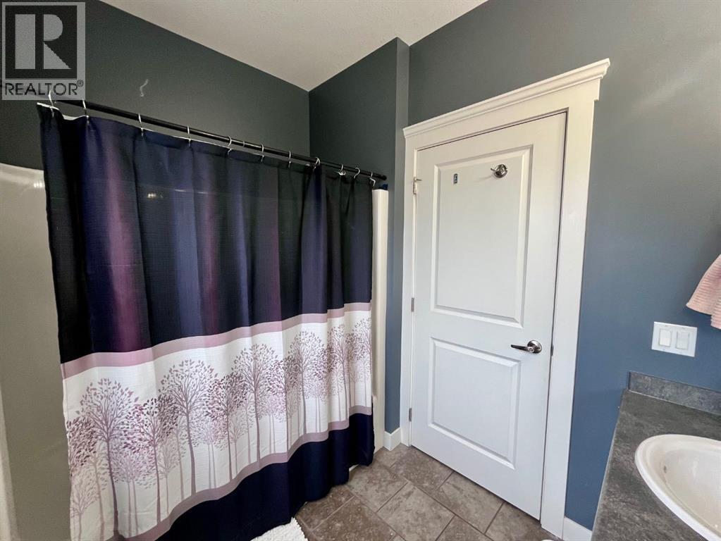 6, 214 McArdell Drive — photo 17