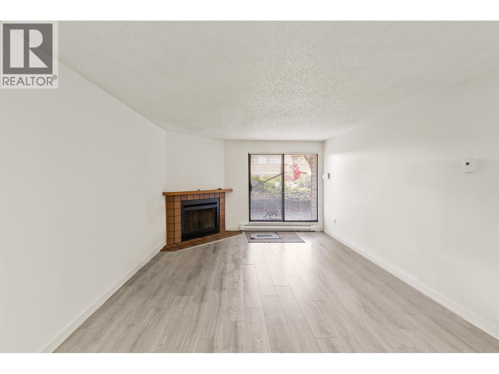 162 7293 MOFFATT ROAD ROAD, Richmond
