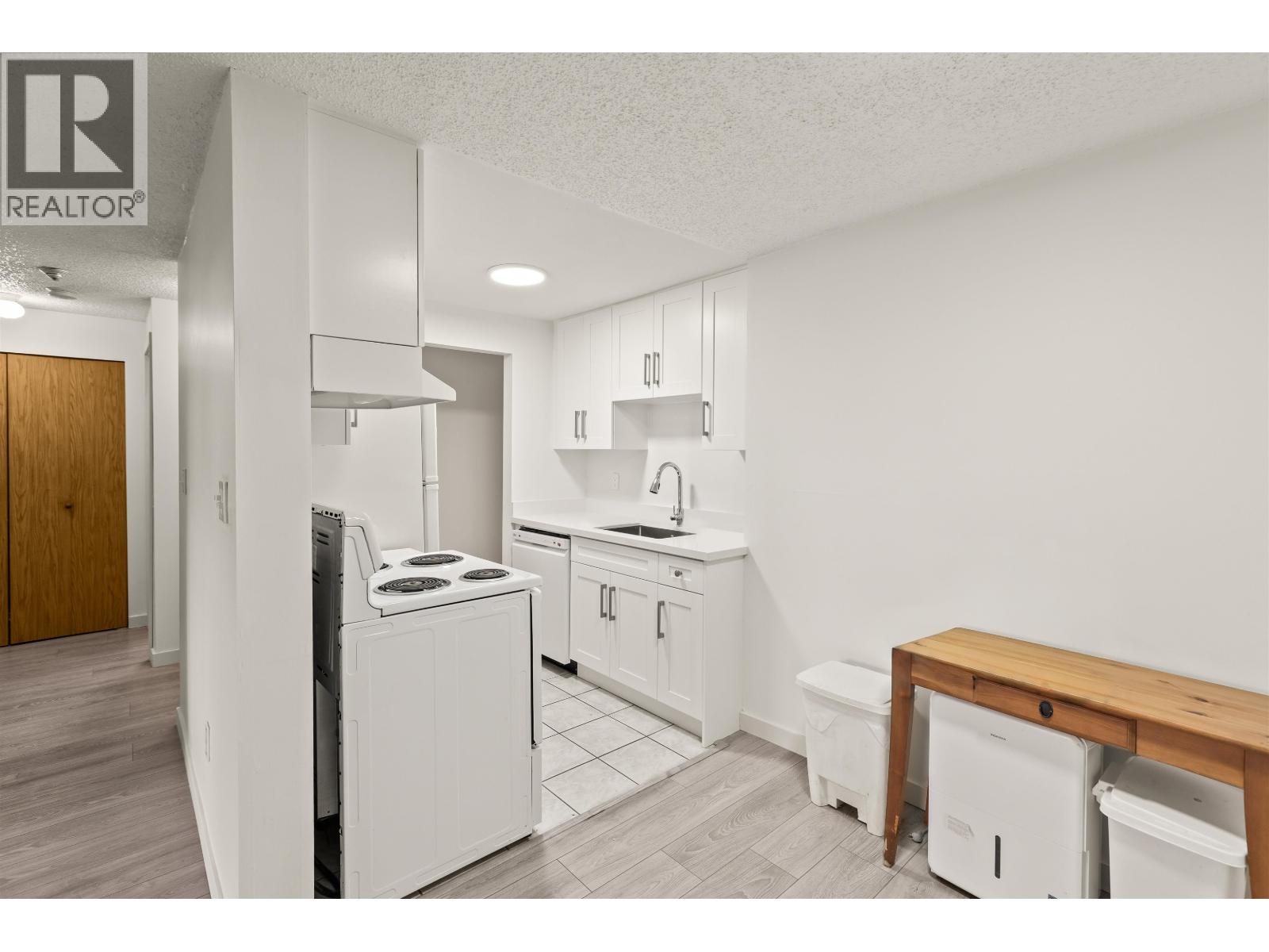 162 7293 MOFFATT ROAD ROAD, Richmond