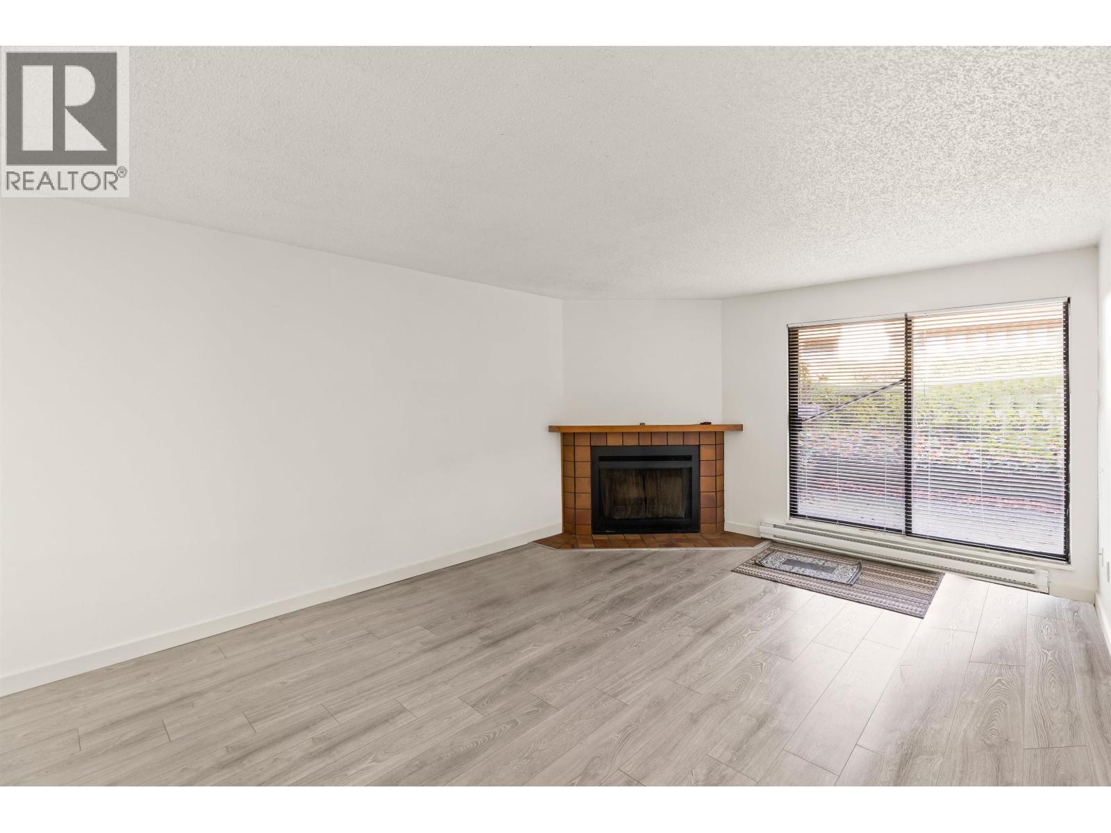 162 7293 MOFFATT ROAD ROAD, Richmond