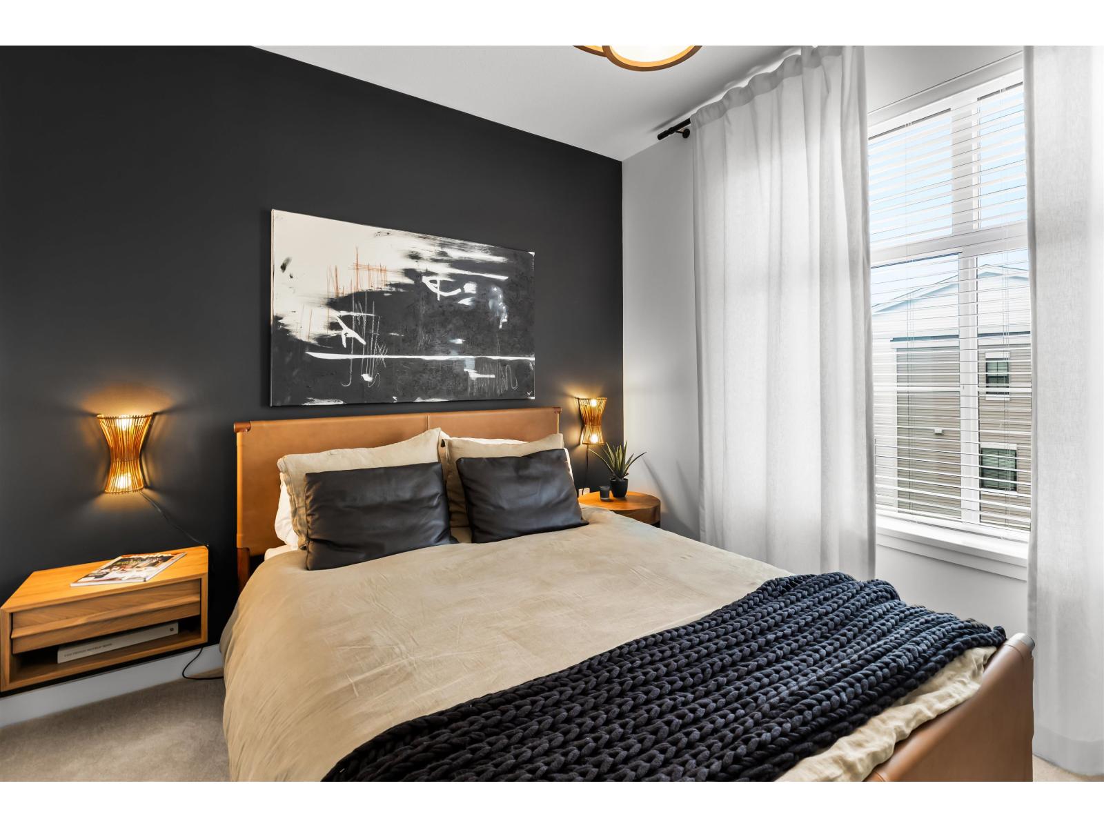 2 2886 MONTROSE AVENUE, Abbotsford