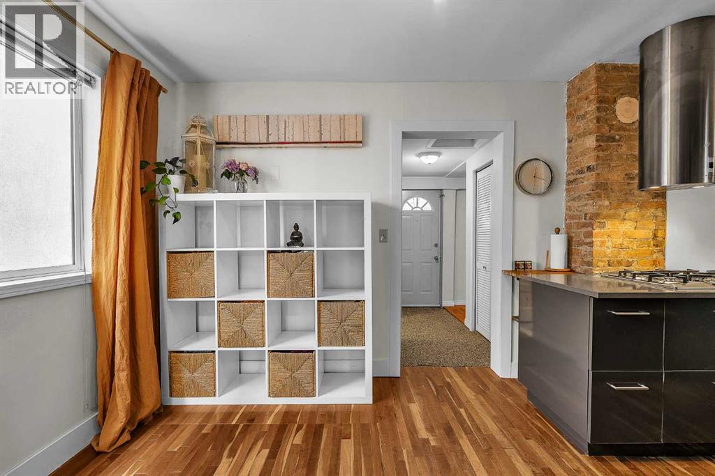 712 14 Street SE - 12
