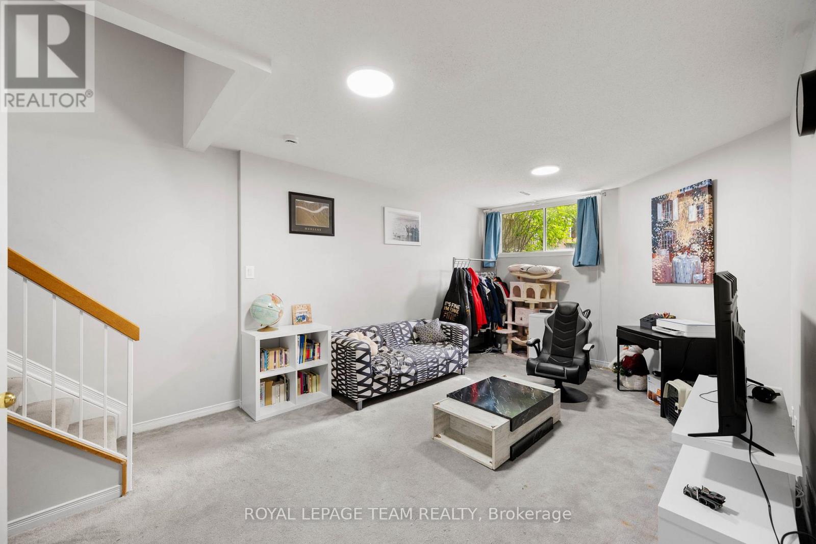 5953 PINEGLADE CRESCENT - 35