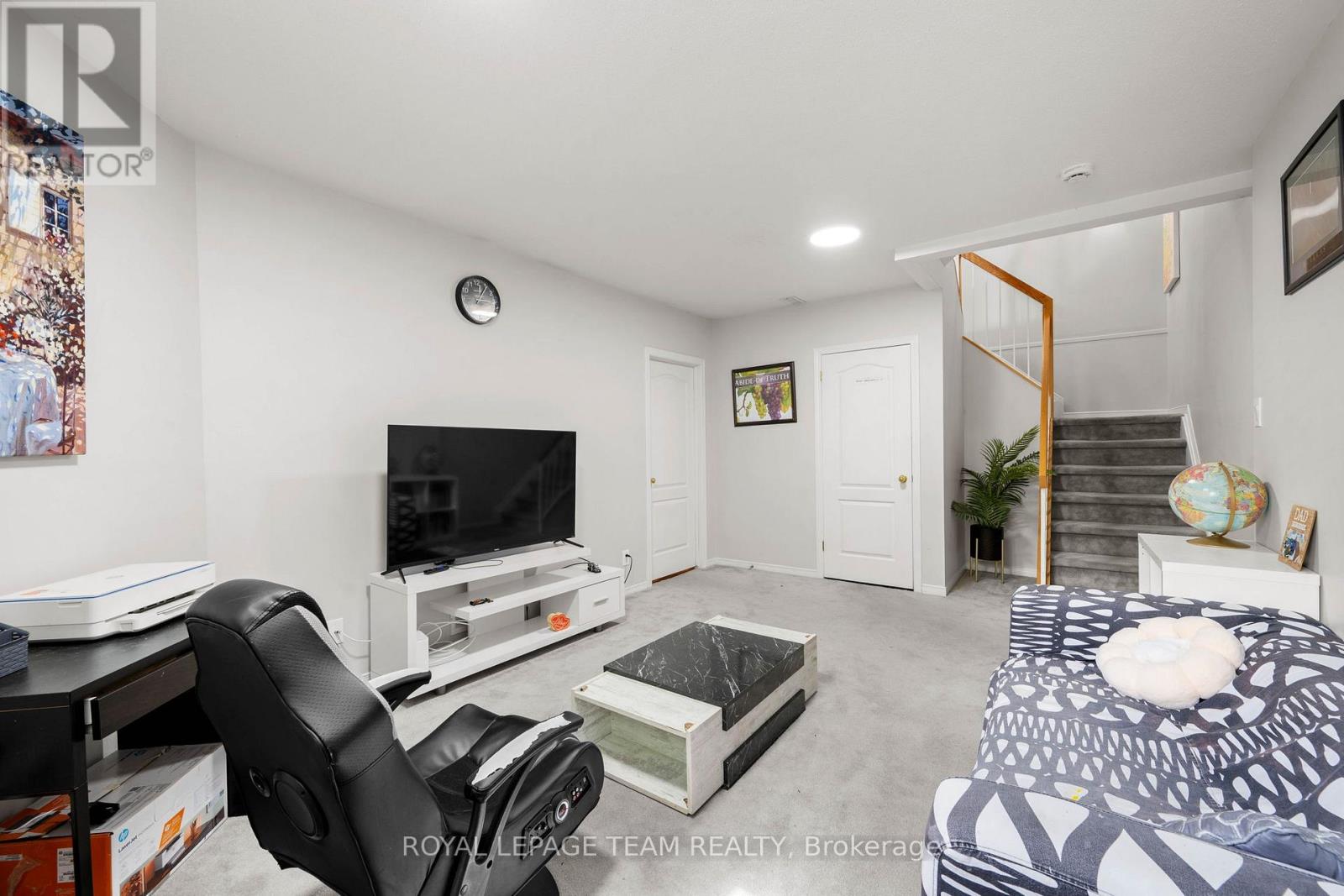5953 PINEGLADE CRESCENT - 36