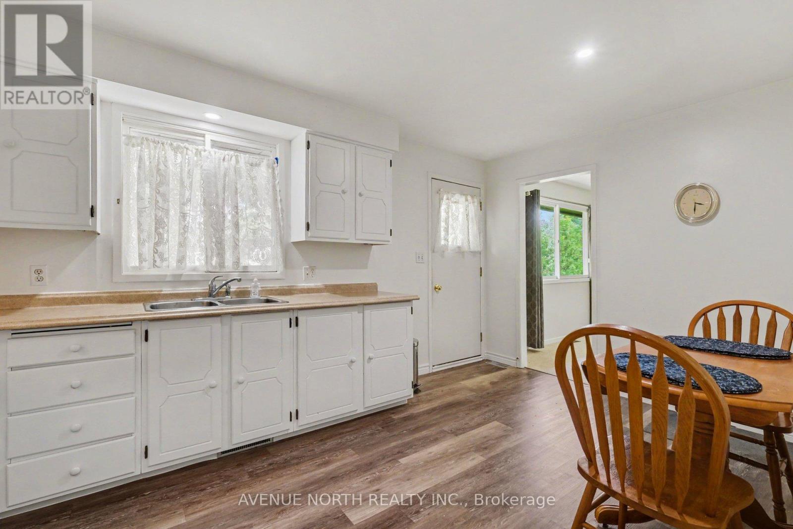 146 DUNCAN STREET - 8