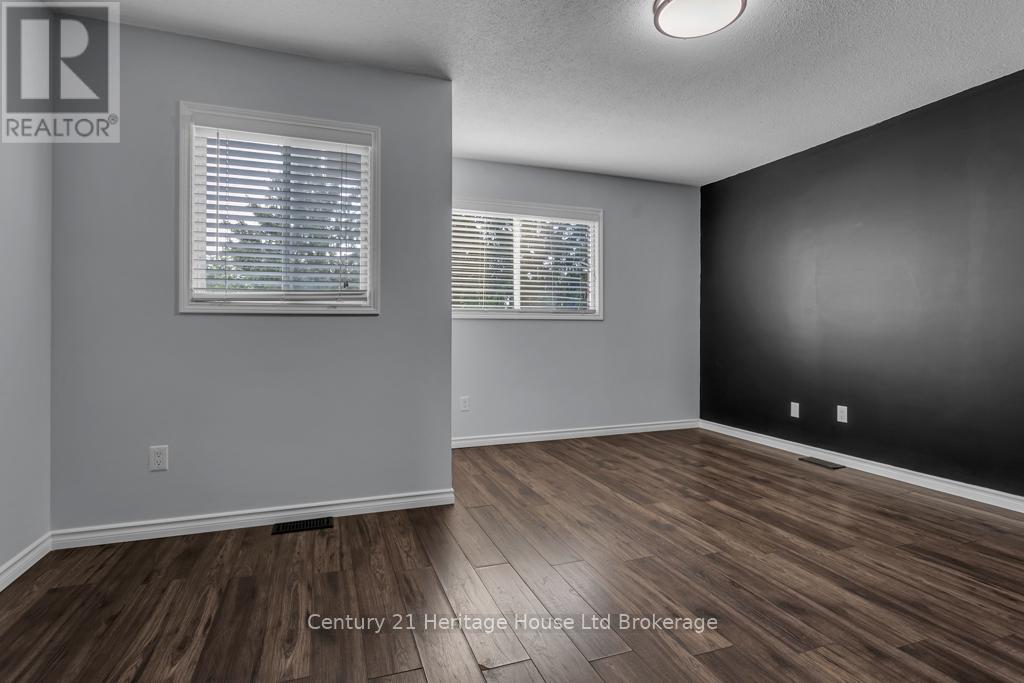 #6 19 WREN COURT - 12