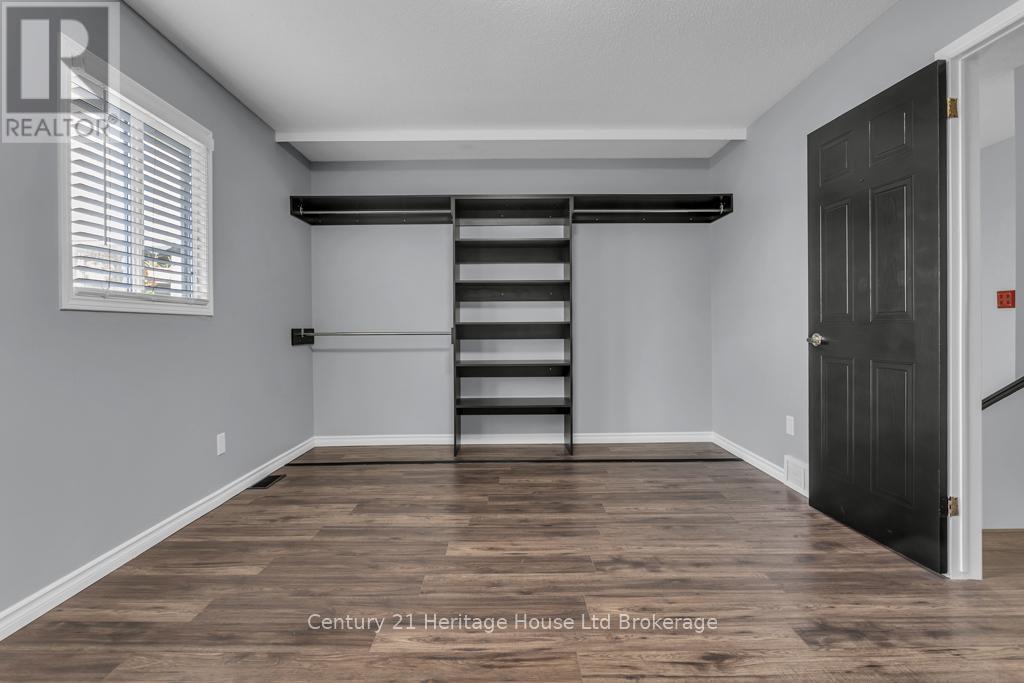 #6 19 WREN COURT - 15