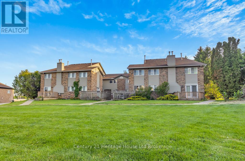 #6 19 WREN COURT - 24